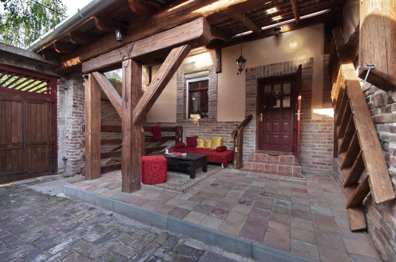 Villa Rusztika Гюла Екстериор снимка